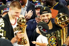 火箭队核心伊森续约在即，管理层全力推动，斯通决策谨慎，杜兰特安心释压